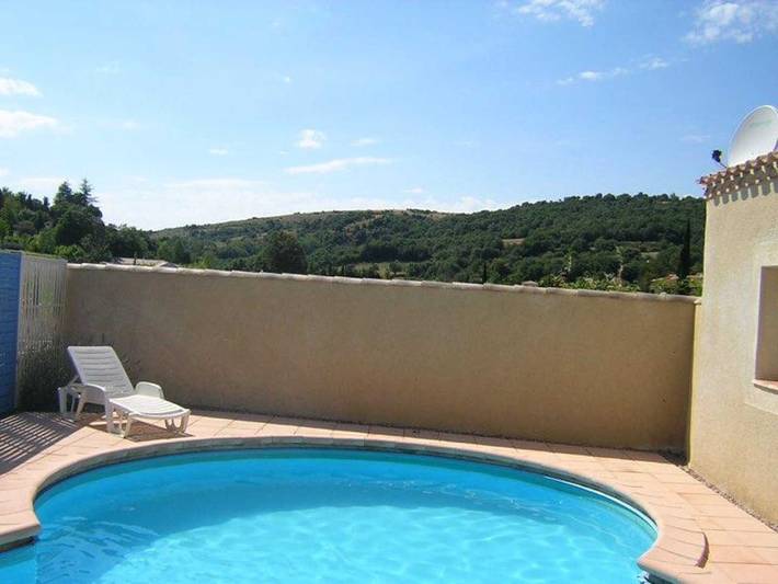 Gîte pour 4 personnes, avec piscine et terrasse à Albières