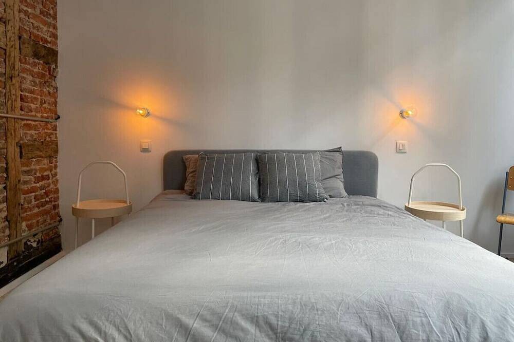 Appartement entier, 2 bedroom duplex in the historic heart of Liège in Liège, Région de Liège