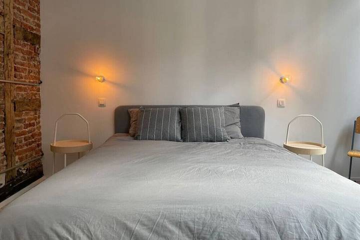 Appartamento intero, 2 bedroom duplex in the historic heart of Liège in Liegi, Liegi e dintorni