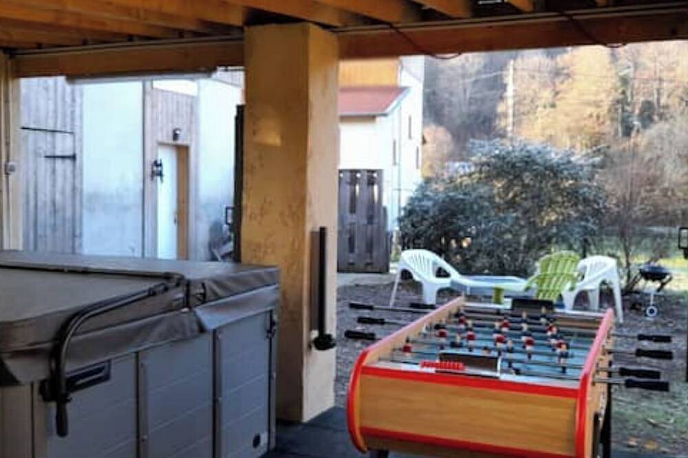 Gîte de charme avec jacuzzi, baby, étang rivière in Belonchamp, Haute-Saône