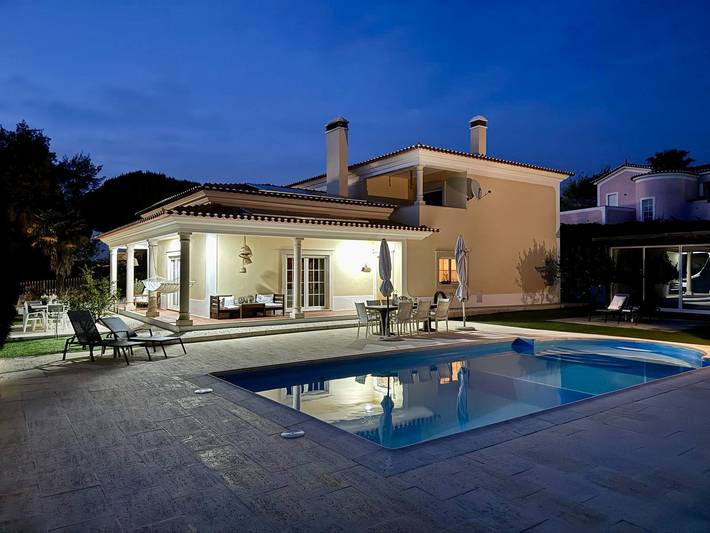 Villa pour 8 personnes, avec Balcon/Terrasse ainsi que Jardin et Vue sur le lac dans Nadadouro