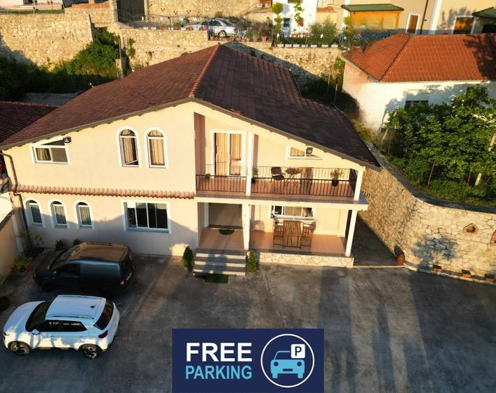 Chambre d’hôte pour 3 personnes, avec terrasse et jacuzzi