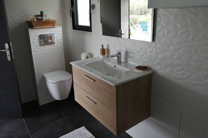 Location de vacances pour 2 personnes, avec jardin ainsi que piscine et terrasse à Puget - 2