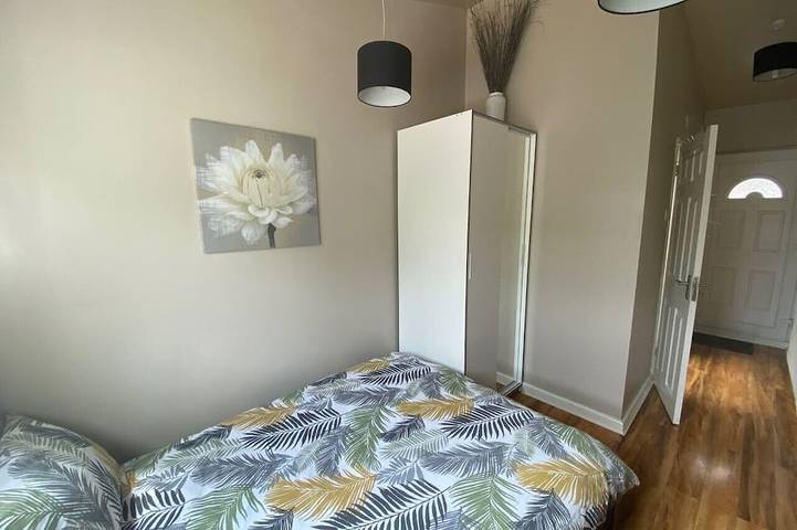 Ganze Wohnung, Private room and bathroom with own entrance near Warwick town ctr in Warwick, Warwickshire