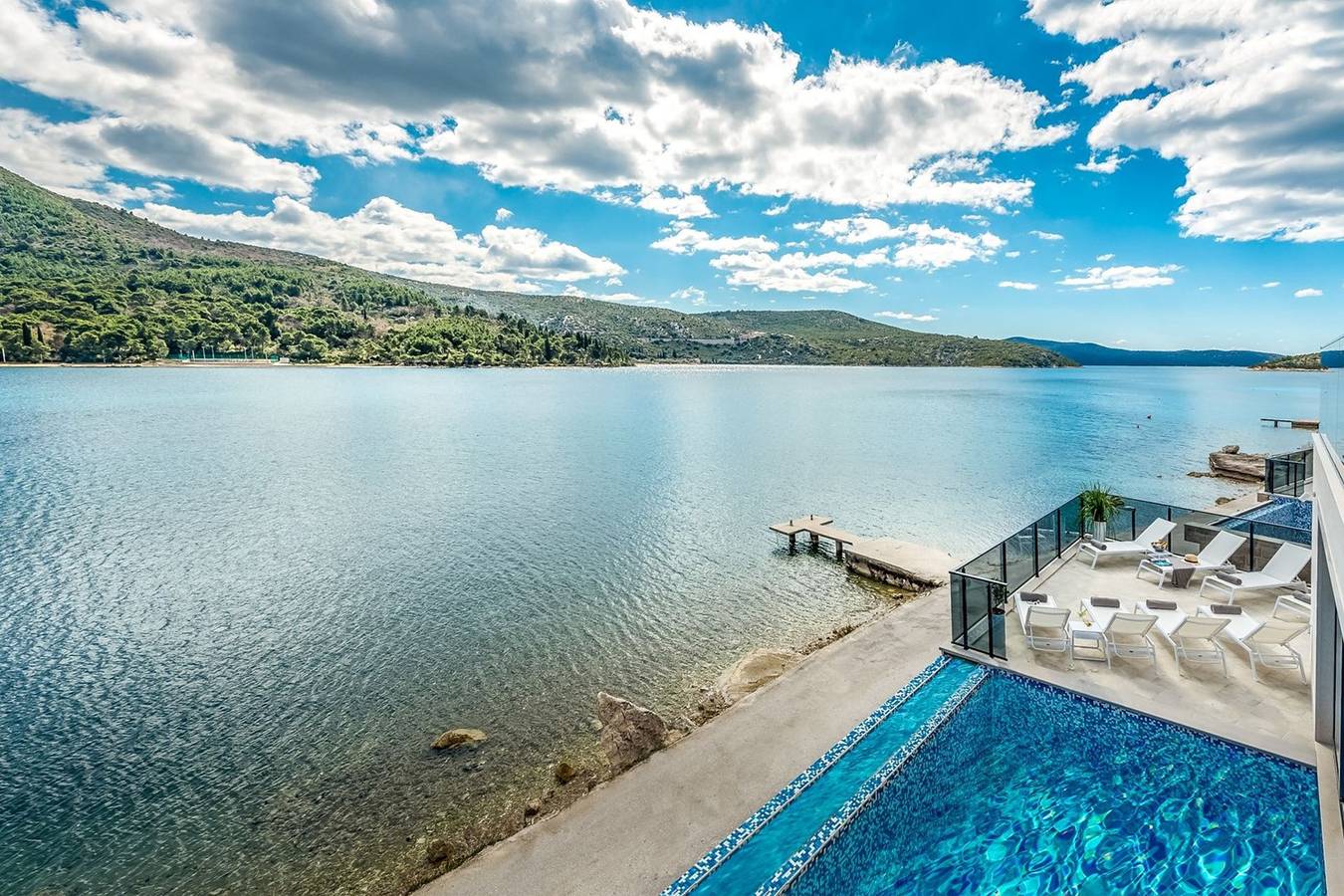 Luxury Seafront Villa Felicita Dubrovnik with Pool in Slano, Condado de Dubrovnik-Neretva