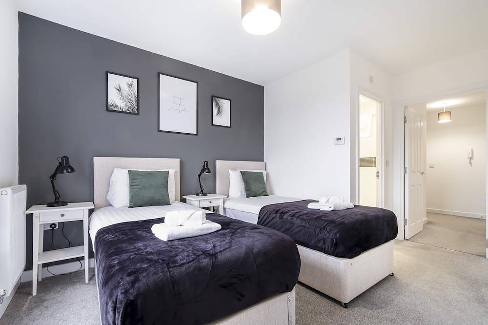 Entire apartment, 🌟30% Off 28+ nights stays - Superb St John's Central Apartment🌟 in Peterborough