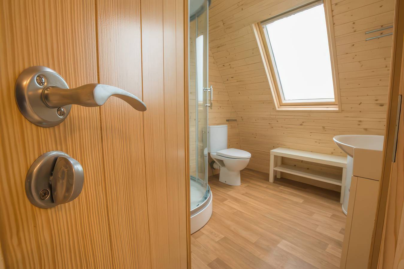 Lakeside Pods - pets welcome in Saddleworth, Grand Manchester