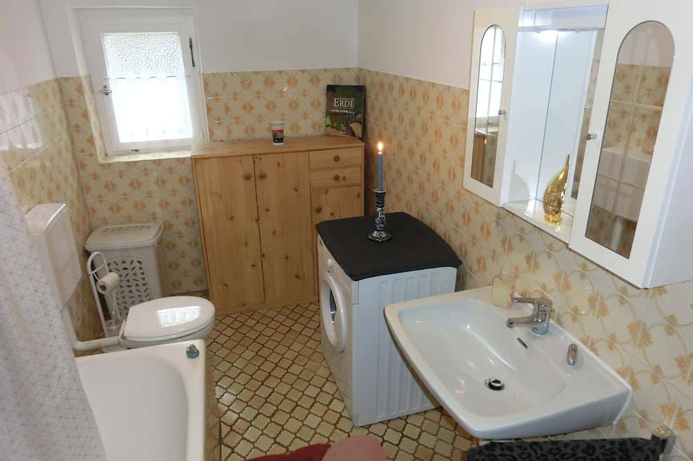 Ganze Wohnung, Ferien-Handwerker-Messewohnung \n20 Minuten bis Messezentrum\nruhige Lage in Lauf an der Pegnitz, Frankenalb