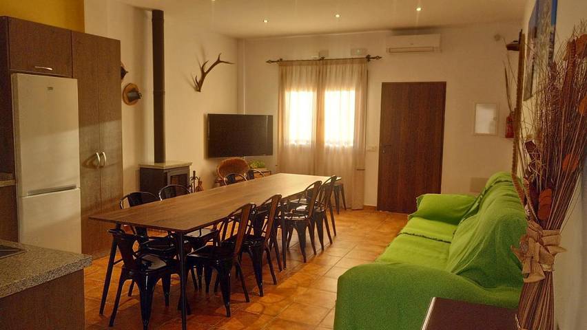 Casa rural para 10 personas, con vistas además de piscina y terraza en Yunquera - 4