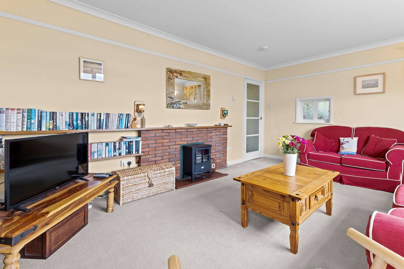 The Dinghy Coastal Bungalow in Pevensey Bay in Pevensey, East Sussex