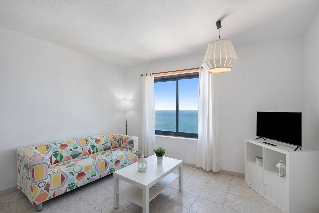 Apartamento entero, Apartamento 'Apartamentos La Bayana - 7' con vistas al mar, piscina compartida y Wi-Fi in Puerto Naos, Los Llanos de Aridane
