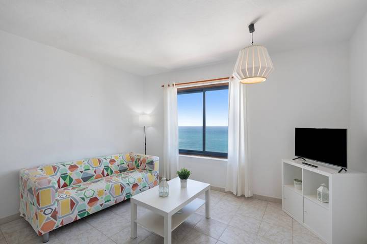 Ganze Wohnung, Apartment 'La Bayana Apartments - 7' mit Meerblick, Gemeinschaftspool und Wlan in Puerto Naos, Los Llanos de Aridane