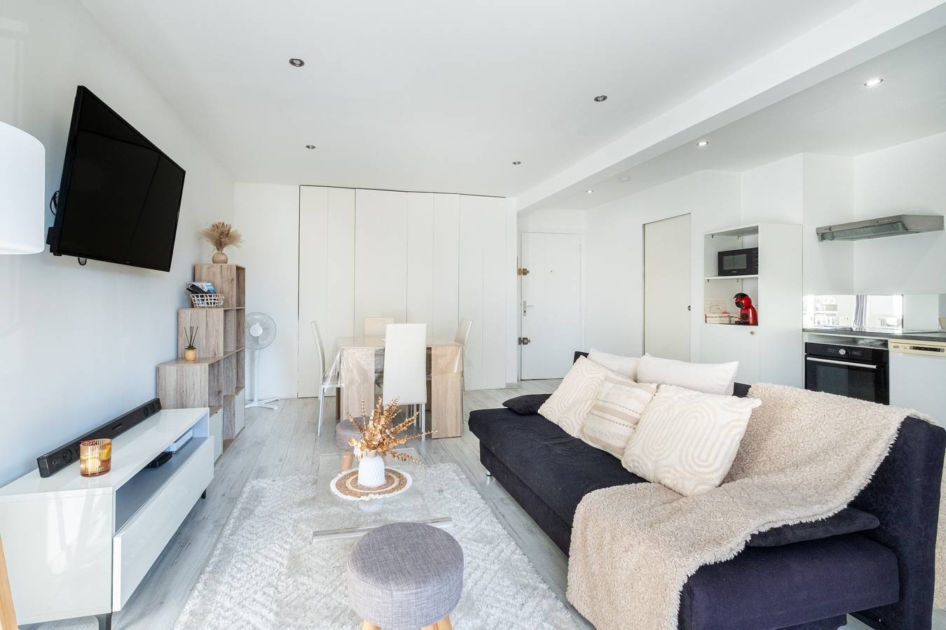 Appartement entier, Appartement 'T2 Cyril Besset' avec Wi-Fi in Cagnes-sur-Mer, Côte méditerranéenne (France)