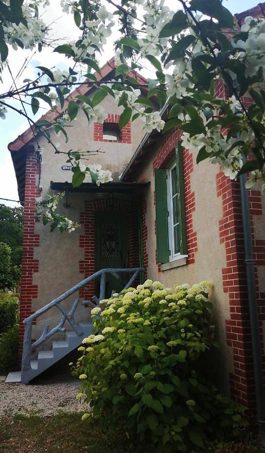 Location de vacances pour 4 personnes, avec Terrasse ainsi que Jardin et Vue à Saint-Avertin