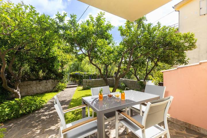 Ferienwohnung für 5 Personen, mit Garten - 1