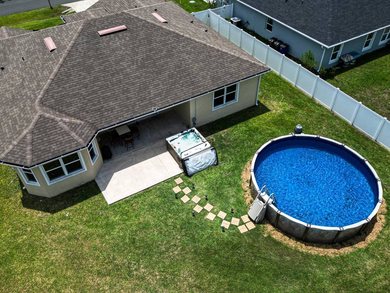 Vacation Rental for 6 Guests in Palm Coast, Florida