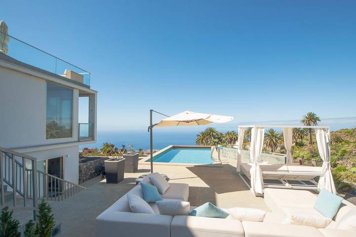 Chalet para 6 personas, con vistas además de jardín y piscina, Se admiten mascotas en La Palma