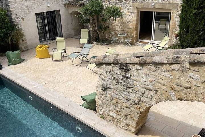 Location de vacances pour 18 personnes à Arpaillargues-et-Aureillac