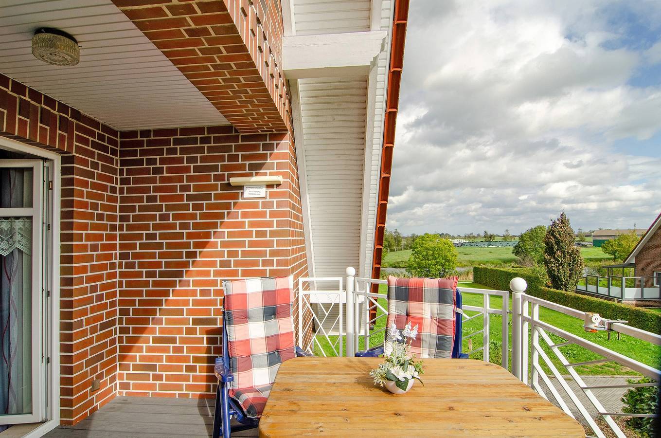 Ganze Wohnung, Ferienwohnung 'Swaalvkenüst' mit Balkon und Wi-Fi in Rorichum, Moormerland