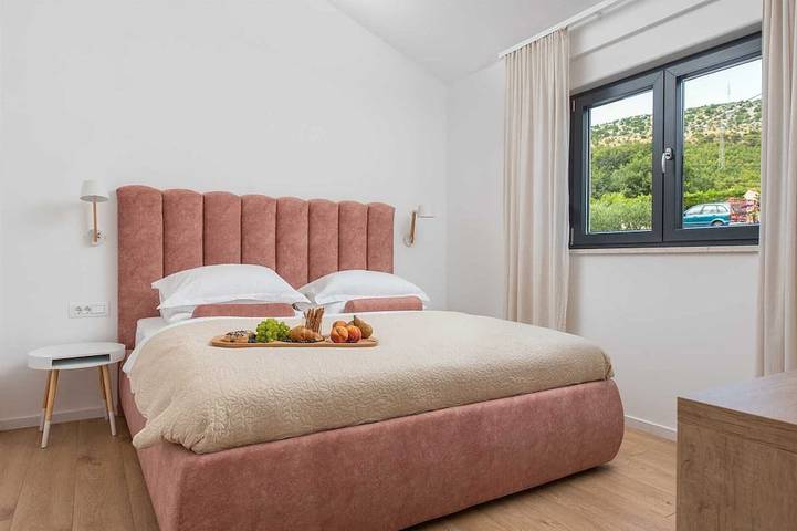 Villa Nacle with heated Pool near Omiš in Naklice, Split-Dalmatien