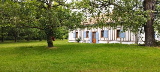 Gîte pour 6 personnes, avec terrasse et jardin, animaux acceptés dans Sabres