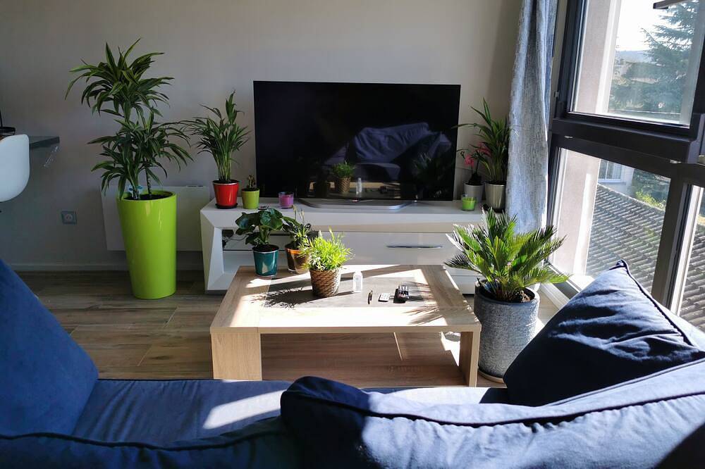 Appartement entier, Bel appartement lumineux, calme,5 min à pied centre ville, Wi-Fi, draps, parking in Cahors, Quercy