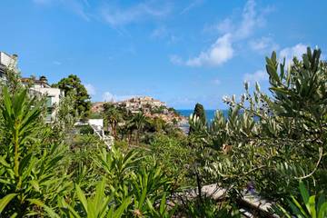 Vacation Rental for 6 Guests in Imperia, Ligurian Alps, Picture 2