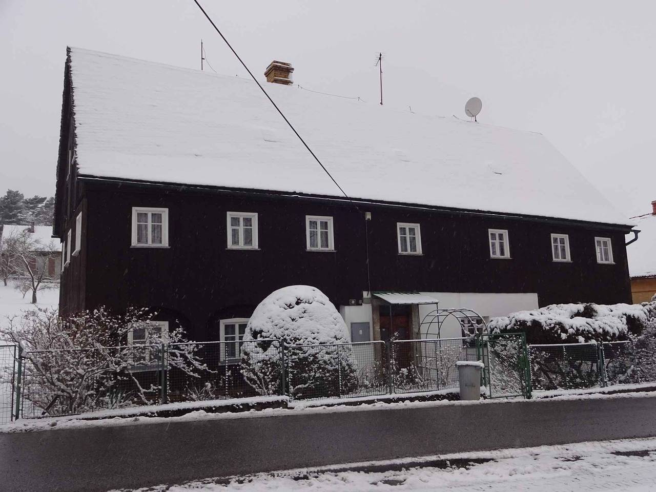 Ferienhaus mit großem Garten, und Außenpool  in Frýdlant, Region Liberec