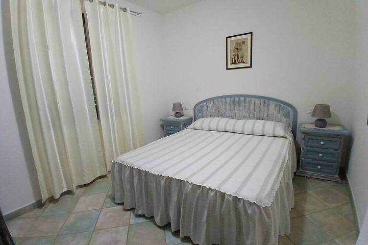 Gîte pour 6 personnes, avec jardin à Cala Liberotto - 4