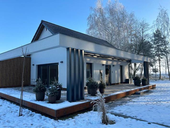 Ferienhaus für 6 Personen, mit Ausblick und Pool sowie Garten - 1