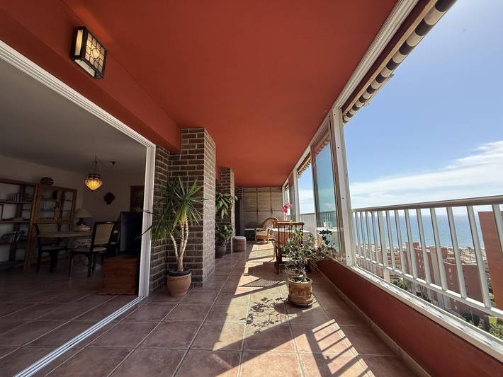Apartamento vacacional entero, Apartamento único con espectaculares vistas al mar | 3 dormitorios y piscina in Alacant, San Juan Playa (Alicante)