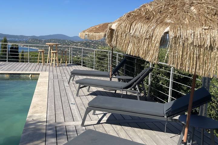 Maison de vacances pour 9 personnes, avec terrasse ainsi que jardin et piscine à Roquebrune-sur-Argens