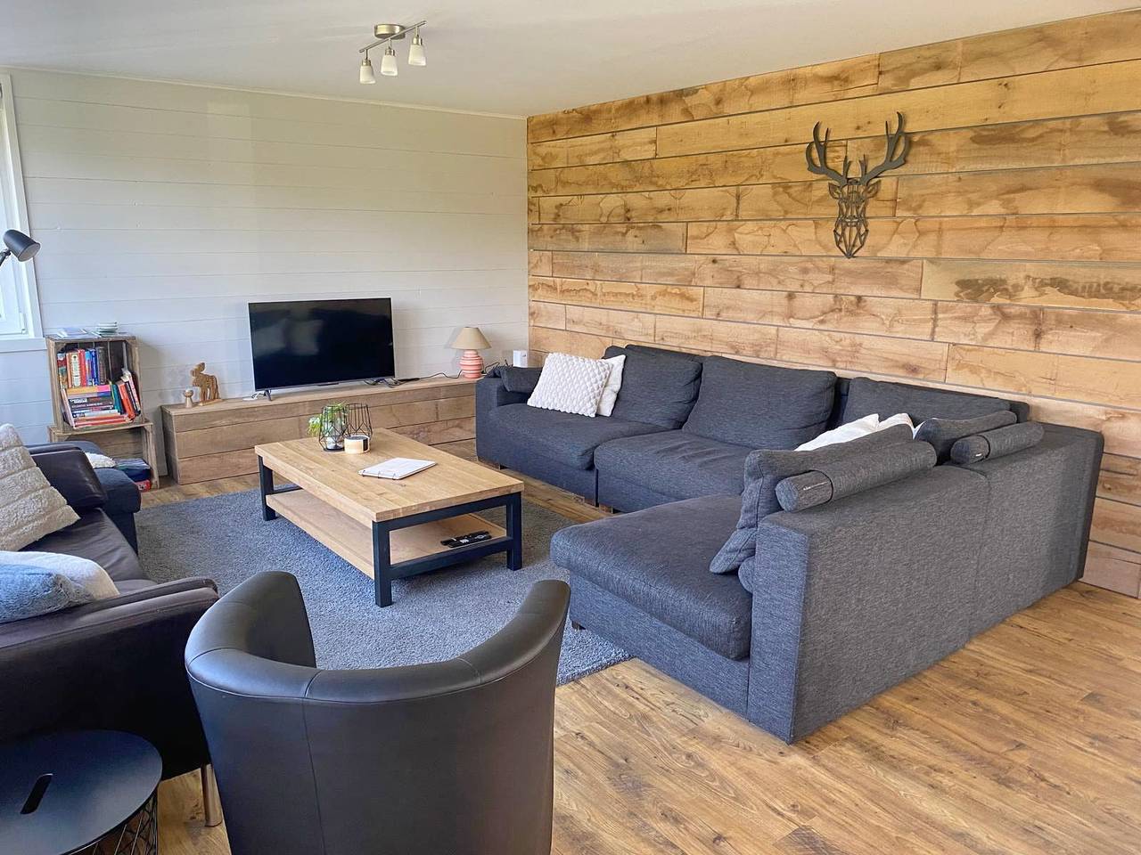 Holiday cottage with spacious garden for 12 people with wellness and pool table in the Ard in Grandhan, Durbuy