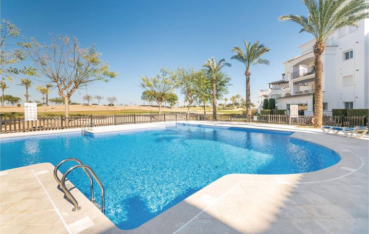 Apartamento vacacional entero, Apartamento con terraza junto a la piscina, a 300 m de Black Olive in Torre-Pacheco, Costa Cálida