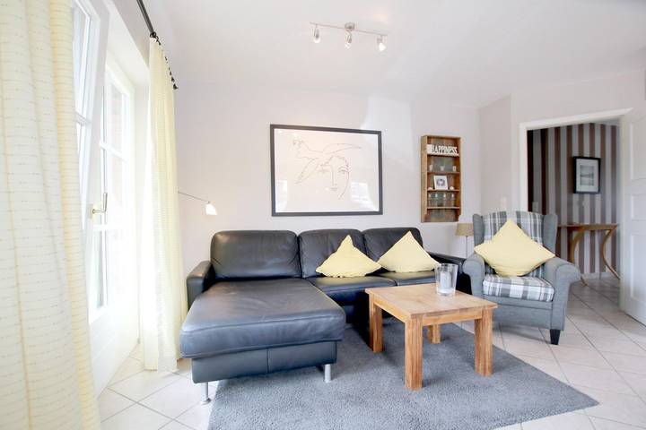 Ganze Wohnung, Ferienwhg. mit 3-Zimmern auf ca. 60m², im Zentrum von Wyk, sehr ruhig gelegen. in Wyk auf Föhr (Stadt), Wyk auf Föhr