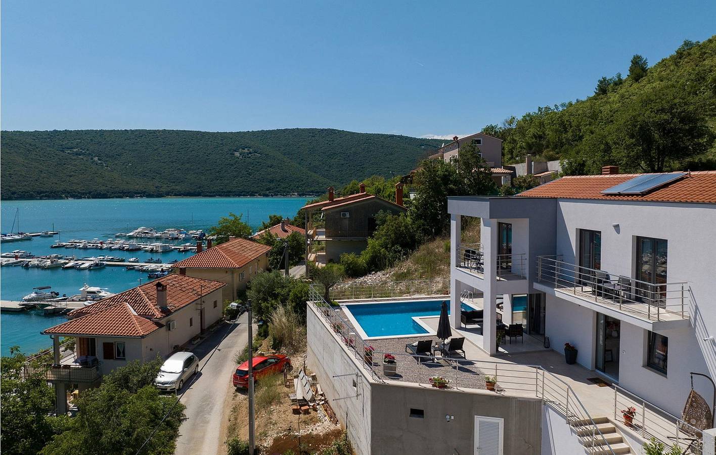 Appartement en bord de mer avec terrasse, Wi-Fi et parking - À deux pas du bord de mer et du centre-ville in Trget, Côte Est de l'Istrie