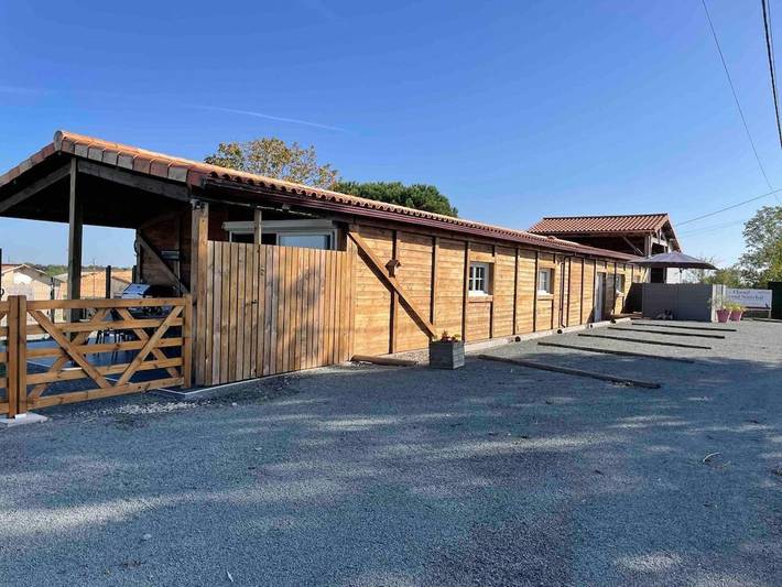 Location de vacances pour 6 personnes, avec jardin ainsi que vue et piscine, animaux acceptés à Verruyes - 2