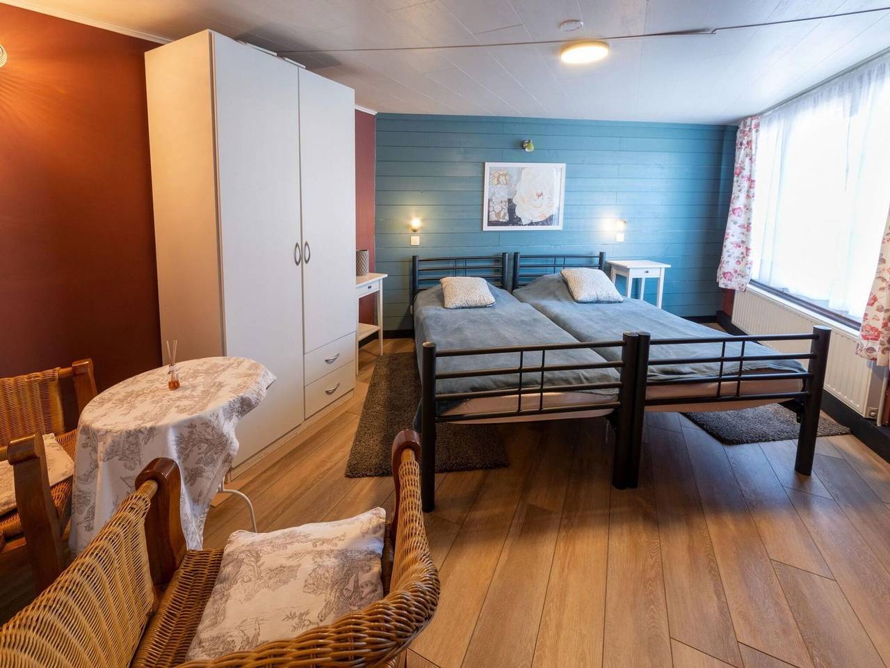 Beautiful Cottage close to Robertville Lake. in In der Bivelt, Weismes