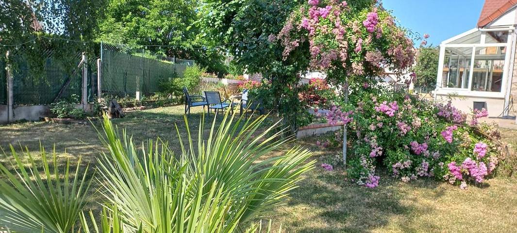 Location de vacances pour 9 personnes, avec vue et jardin à Boulleret