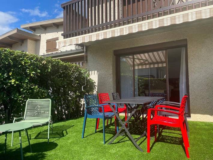 Location de vacances pour 5 personnes, avec Balcon et Terrasse ainsi que Piscine et Vue à Embrun