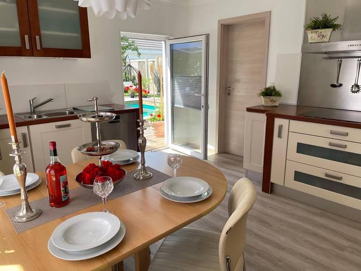 Ferienhaus für 6 Personen, mit Balkon und Terrasse sowie Garten und Pool in Steinheim