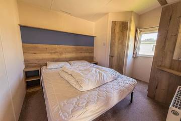 Bungalow for 6 People in Waveney District, Suffolk, Photo 1