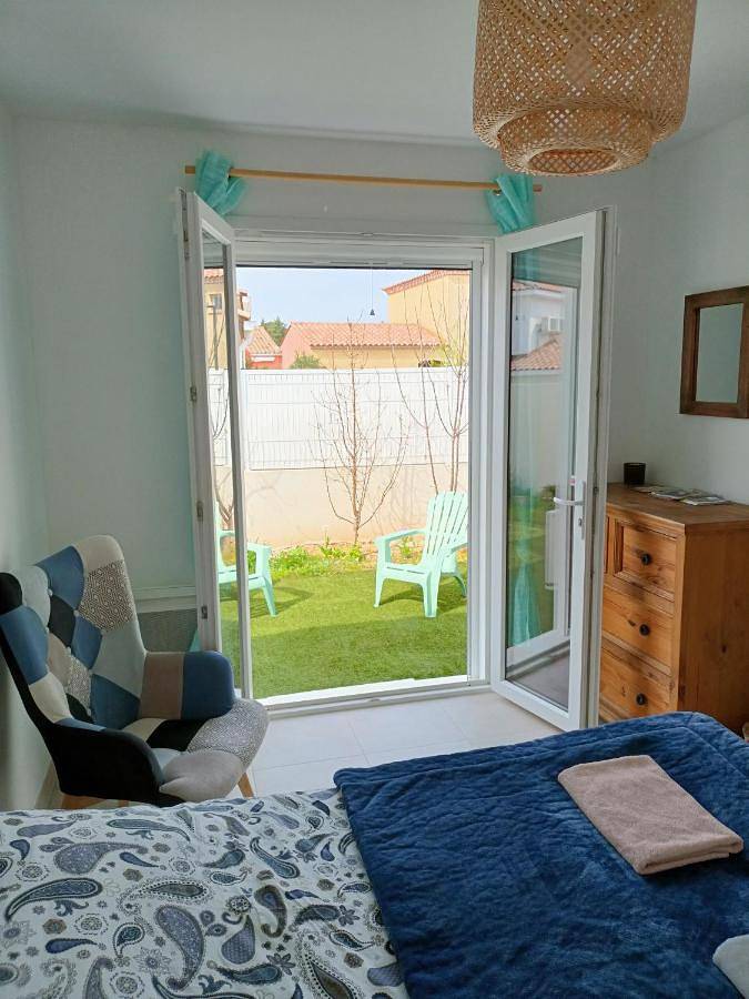 Gîte pour 2 personnes, avec jardin ainsi que terrasse et piscine à Vergèze - 3