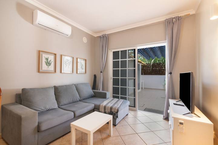 Ferienhaus 'Villa Mira Praia' mit Gemeinschaftspool, WLAN und Klimaanlage in Manta Rota, Vila Nova de Cacela