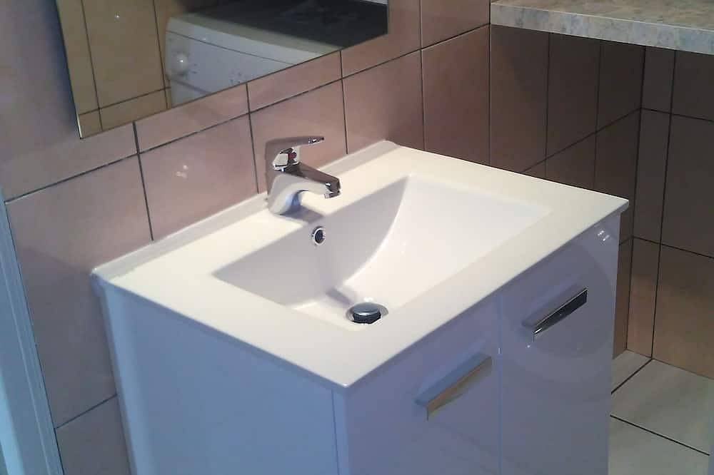 Appartamento intero, Santa Lucia, Alloggio 358 in Santa Lucia di Moriani, Corte e dintorni