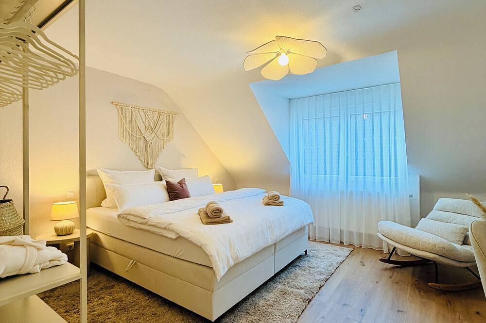 Entire apartment, Stay & Style - Sand beige apartment, completely new in Karlsruhe, Rhine Plain