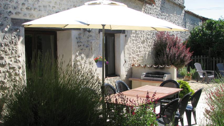 Gîte pour 6 personnes, avec Piscine à Salles-Lavalette - 3