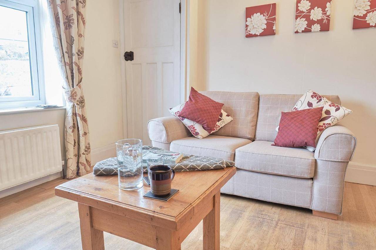 Entire apartment, Two-Bedroom Apartment in Youlgreave, Derbyshire