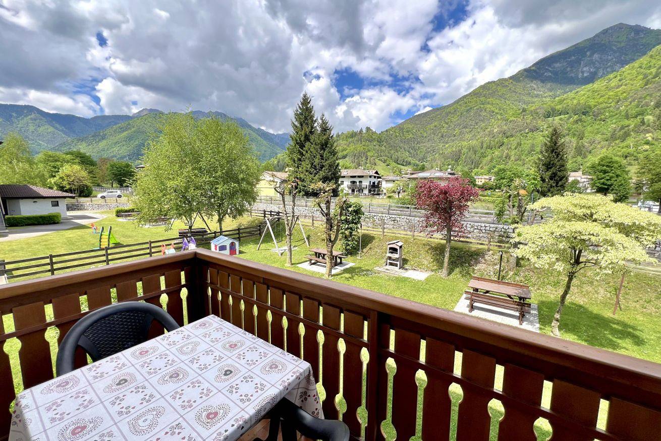 Ganze Wohnung, Casa Lucia Duplex Exclusive mit Garten nur 100 mt. vom See in Pieve di Ledro, Ledro