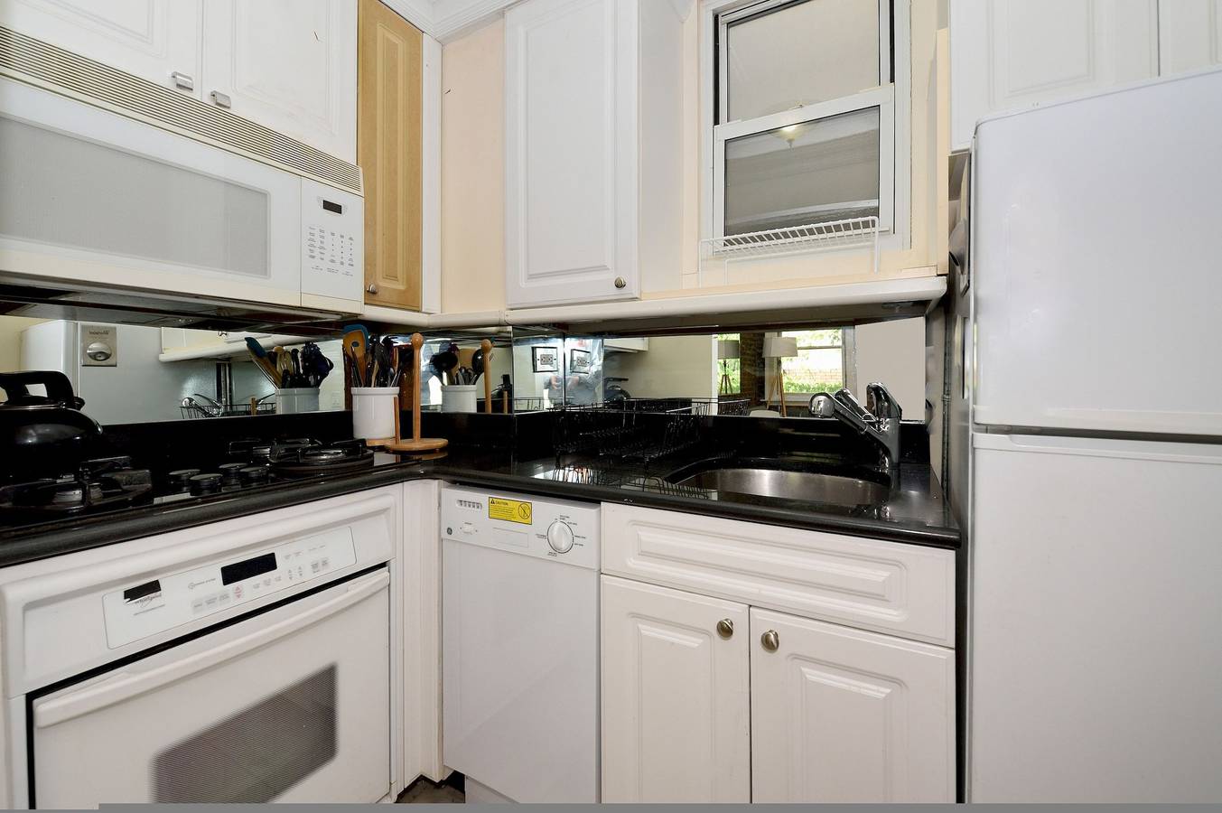 Entire apartment, Charming 3-Bedroom Apartment in Midtown West in Manhattan, New York City